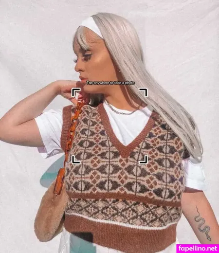 April Tsardakas OnlyFans Thumbnail #gZZfsZOGPU