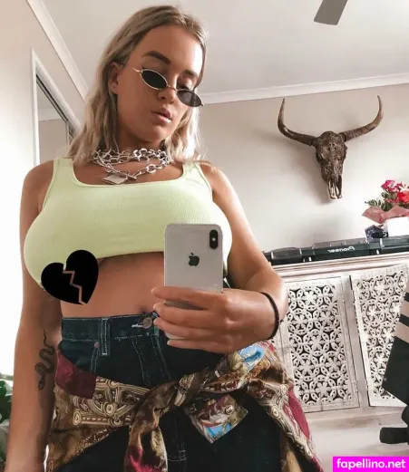 April Tsardakas OnlyFans Thumbnail #jh2WYygSvb