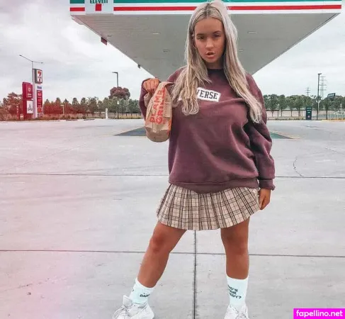 April Tsardakas OnlyFans Thumbnail #qjsSzzBCBh