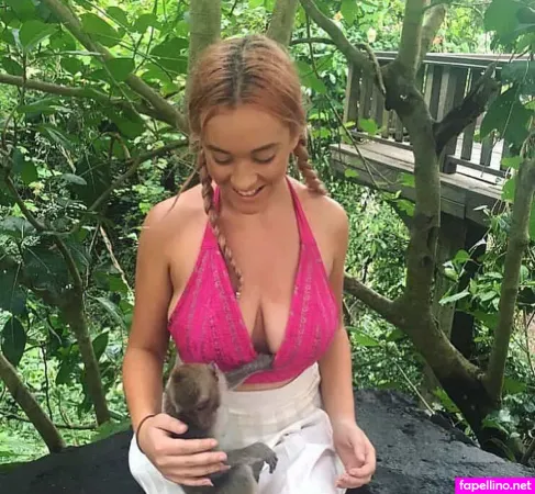 April Tsardakas OnlyFans Thumbnail #zJpG4sMavL