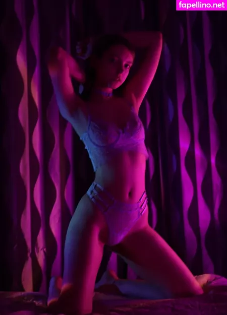 Aprilmoon2003 OnlyFans Thumbnail #rGdIRmVx3T