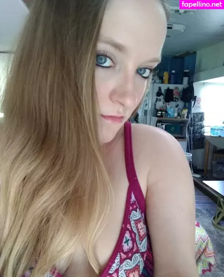 Aprilrose1992 OnlyFans Thumbnail #EyDnlPHKcz