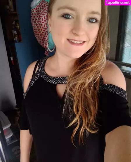 Aprilrose1992 OnlyFans Thumbnail #RAE2oTCmVo