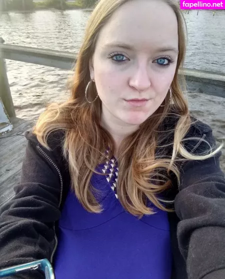 Aprilrose1992 OnlyFans Thumbnail #kbAsCYWy3p