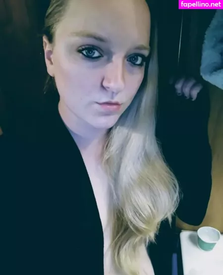 Aprilrose1992 OnlyFans Thumbnail #yUXG2BQ0Xj