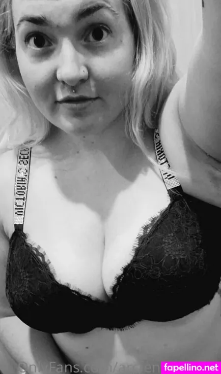 Arcfennecbabe OnlyFans Thumbnail #YLzzQPC52N