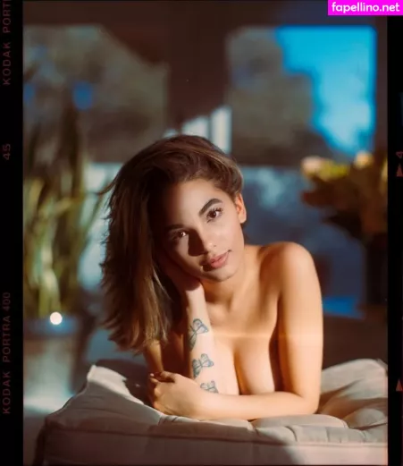 Ari Nicholle Gold OnlyFans Thumbnail #X16SjZU0jY