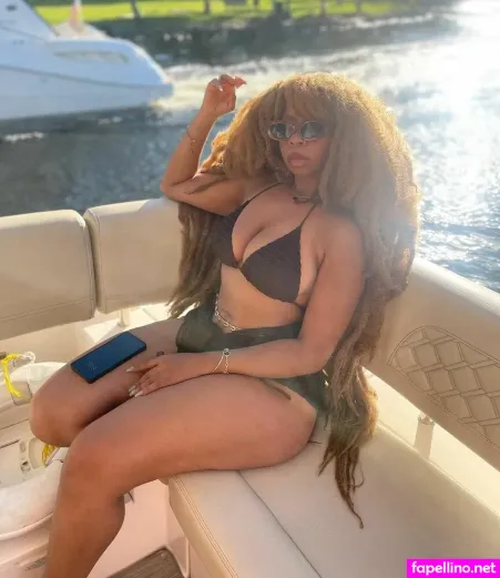 Aria Artizte OnlyFans Thumbnail #BD2D7x4Y3a