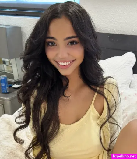 Aria Flores Main Profile Photo