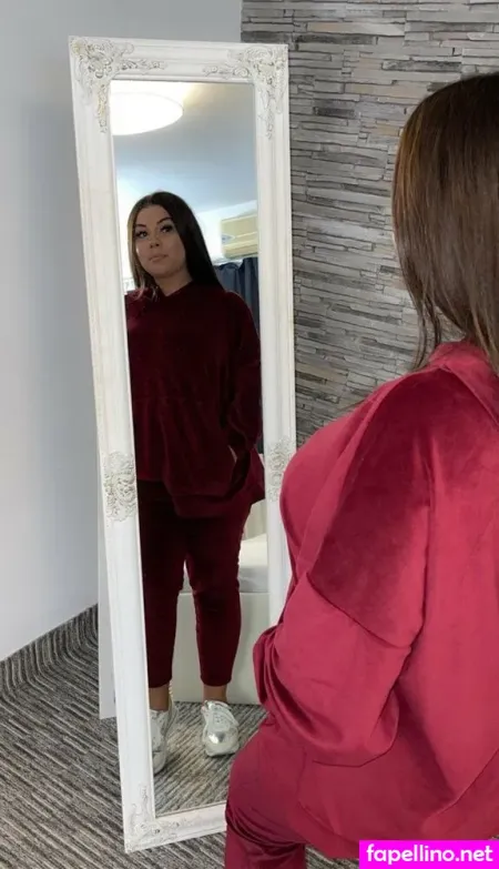 Ariamoreu OnlyFans Thumbnail #OWQwJM5BFs