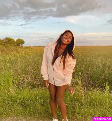 Ariana Ceant OnlyFans Thumbnail #x7CO01d9yo