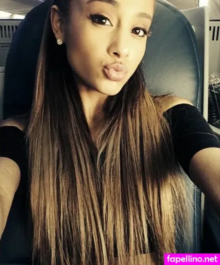 Ariana Grandes Main Profile Photo