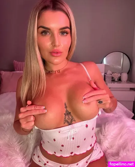 Arianaextra OnlyFans Thumbnail #zHF3tmLKos