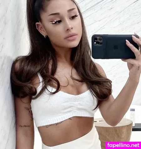 Arianagrande OnlyFans Thumbnail #GXMZ37gBAt