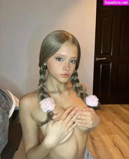 Arianagreene1 OnlyFans Thumbnail #A0wvImuZ8m