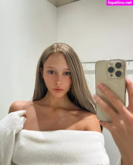 Arianagreene1 OnlyFans Thumbnail #zIDDBb5DTH