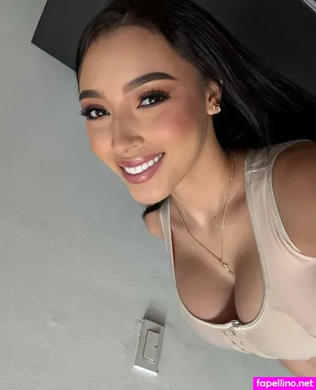 Arianavargas OnlyFans Thumbnail #RmWn4n37vN