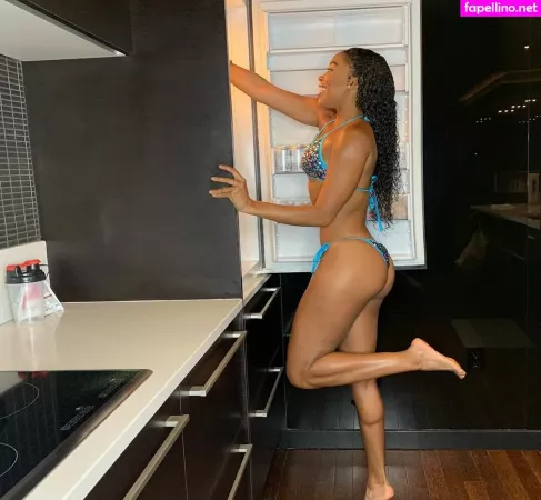 Ariane Andrew OnlyFans Thumbnail #qDCcgsfyRK