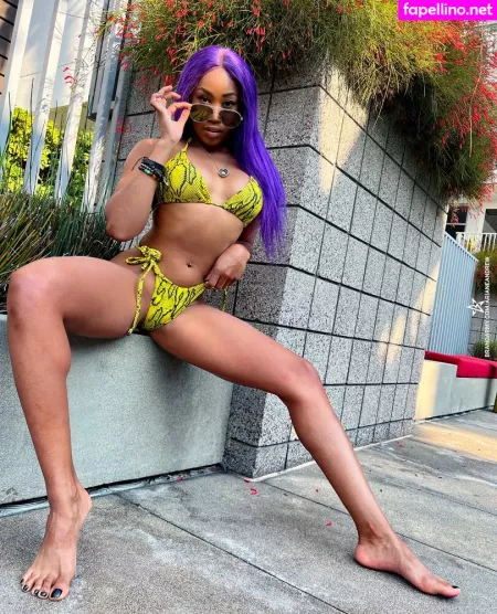 Ariane Andrew OnlyFans Thumbnail #t73N8Qg0tH