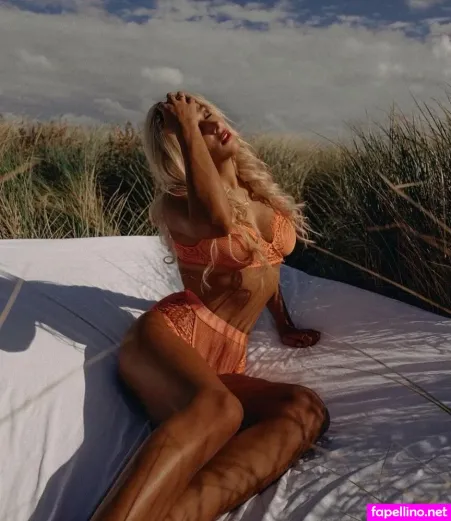 Ariane Schmidt OnlyFans Thumbnail #uJEJV7OUe0