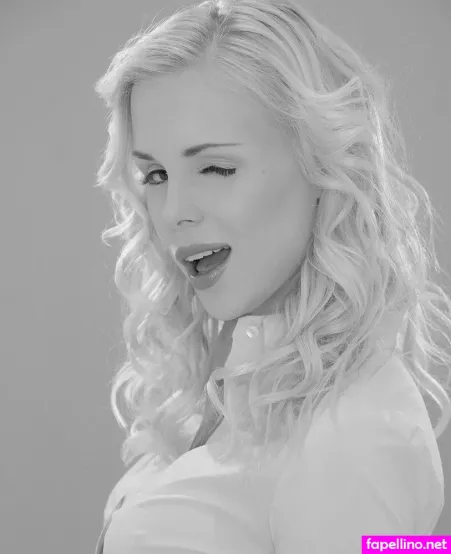 Ariane Sommer OnlyFans Thumbnail #Ib8vDzYdeb