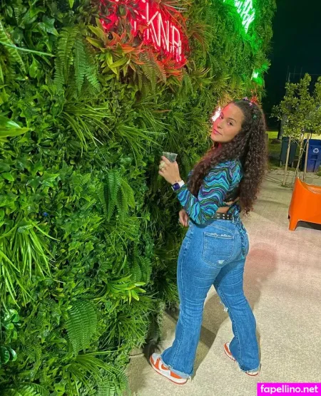 Arianna Odettee OnlyFans Thumbnail #d4iGC57LRz