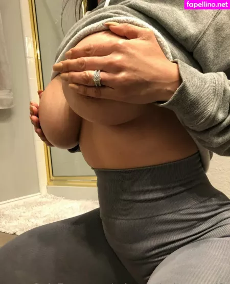 Ariannathehousewife OnlyFans Thumbnail #mFJ8Pf1RYs