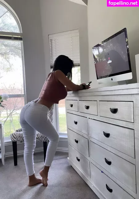 Ariannathehousewife OnlyFans Thumbnail #suOocmW7QJ