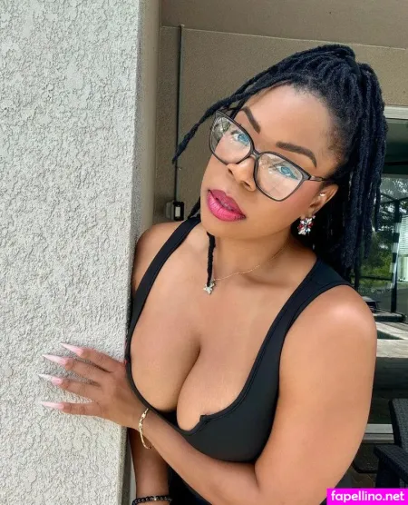 Ariavblak OnlyFans Thumbnail #mdcwUKf4we