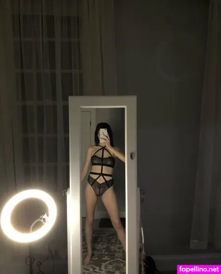 Ariawhite69 OnlyFans Thumbnail #5qQfY2Zd0u
