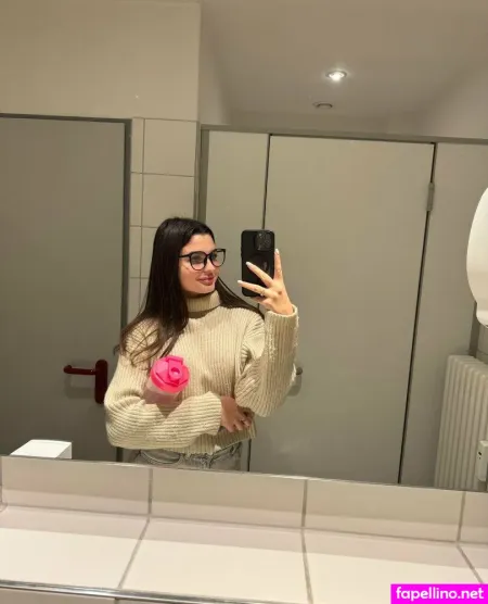 Ariel Juicy Ass OnlyFans Thumbnail #8AAkNCEF65
