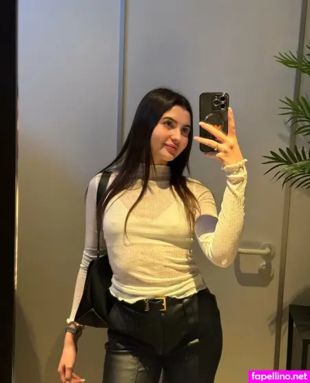 Ariel Juicy Ass Main Profile Photo