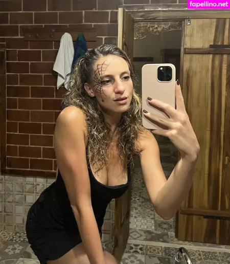 Ariel Kahana OnlyFans Thumbnail #4tm2PXkRiv