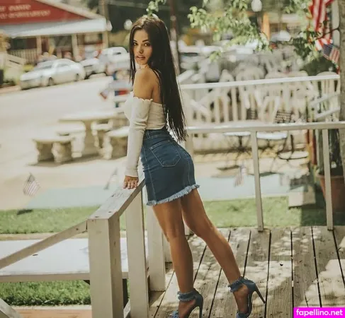 Ariel Yasmine OnlyFans Thumbnail #CYRKfbhif2