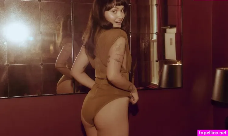 Ariela Barer OnlyFans Thumbnail #XSqXqYDWut