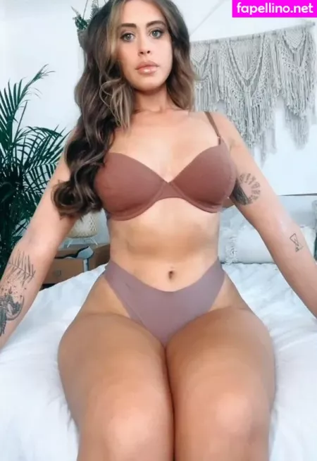 Ariella Nyssa OnlyFans Thumbnail #MCFbdu0xC0