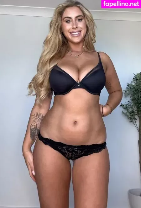Ariella Nyssa OnlyFans Thumbnail #TSFivwfG8v