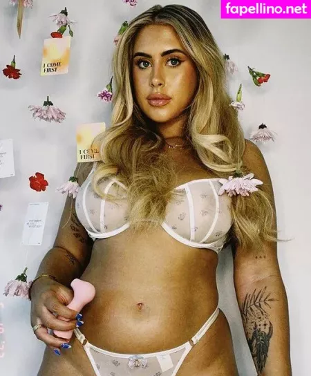 Ariella Nyssa OnlyFans Thumbnail #nE3dcAUS8z