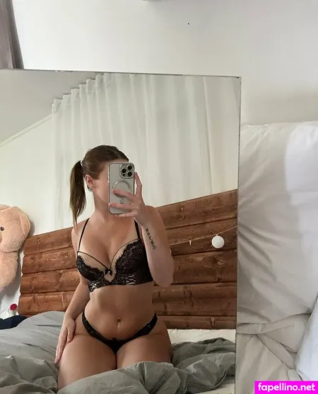 Arielle Burstrom OnlyFans Thumbnail #3zoCtD4xgI