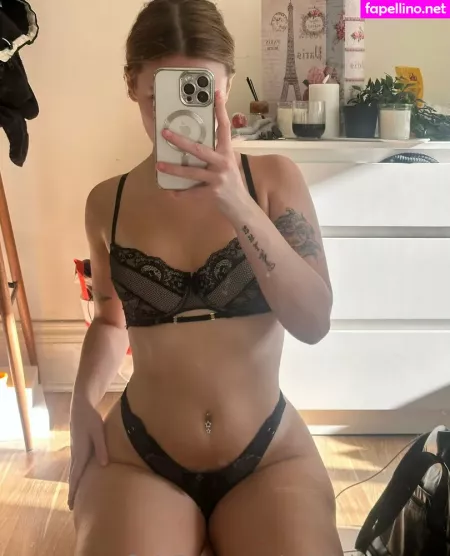 Arielle Burstrom OnlyFans Thumbnail #DRzUbbixnr