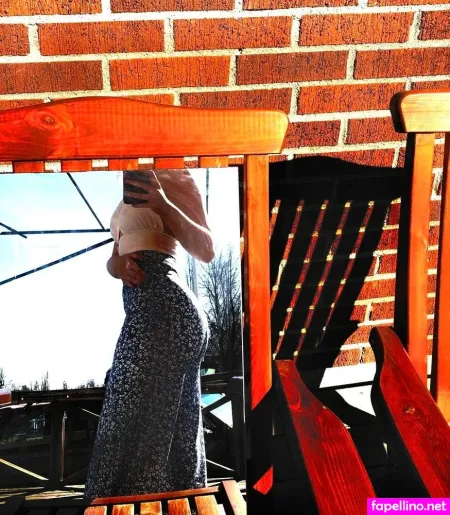 Arielle Burstrom OnlyFans Thumbnail #PvUcD7nmlJ