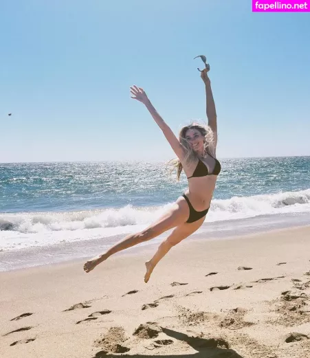 Arielle Vandenberg OnlyFans Thumbnail #1XybpyoYHp