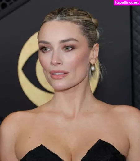 Arielle Vandenberg OnlyFans Thumbnail #YHeAOp0M6Y