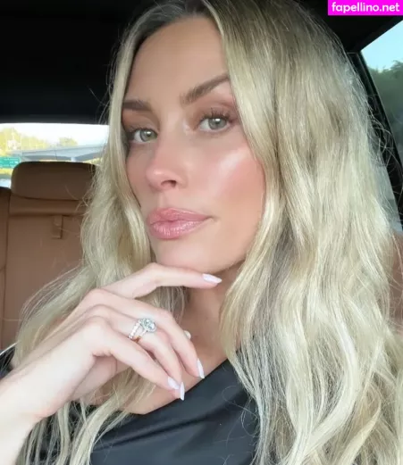 Arielle Vandenberg OnlyFans Thumbnail #i1ed3tIeTm