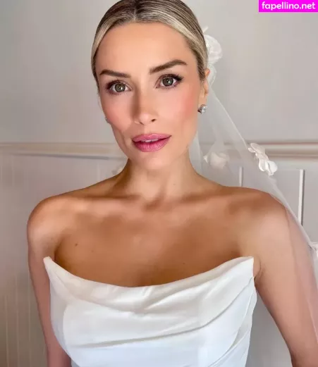 Arielle Vandenberg OnlyFans Thumbnail #w3rCxNLJMI