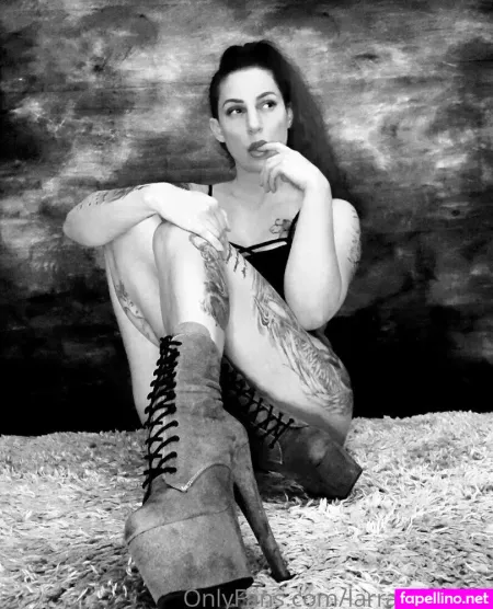 Arielrhoades OnlyFans Thumbnail #pZ1yAewIaj