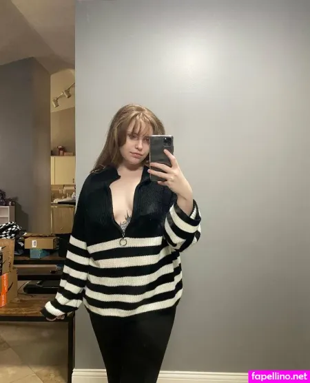 Arielxadams2 OnlyFans Thumbnail #1UIIC0hg5t