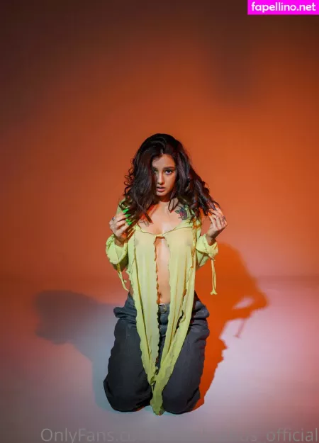 Arina Azarova OnlyFans Thumbnail #kKar2tvbYP