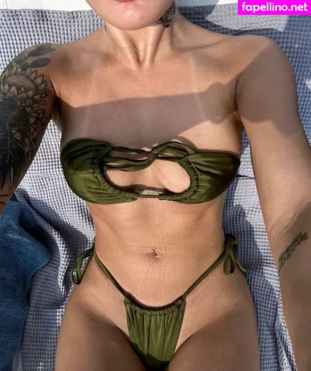 Arinawhynot OnlyFans Thumbnail #4OgEhODTE1