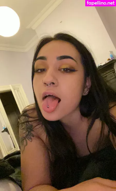 Ariquxeen OnlyFans Thumbnail #YbuYWOKkwS